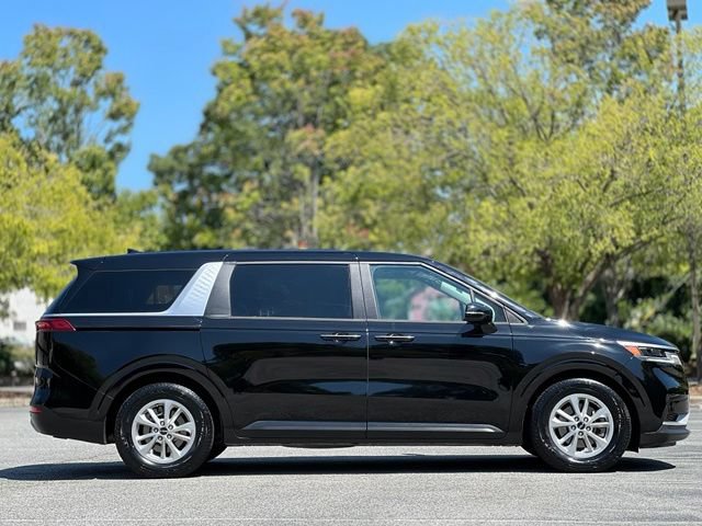 Used 2022 Kia Carnival LX FWD image 4