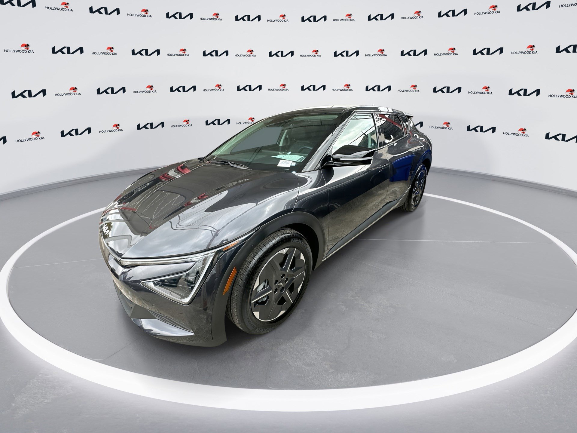 Certified 2025 Kia EV6 Light image 4