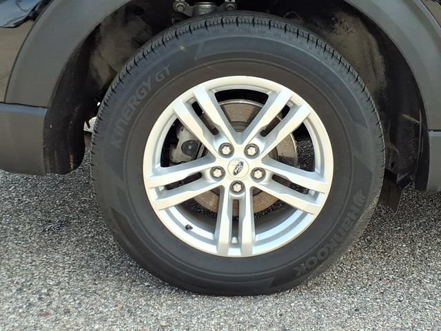 Certified 2023 Ford Explorer XLT w/ Equipment Group 202A AWD/4WD image 7