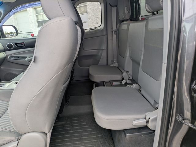 Used 2015 Toyota Tacoma 4x4 Access Cab V6 w/ TRD Off-Road Package image 19