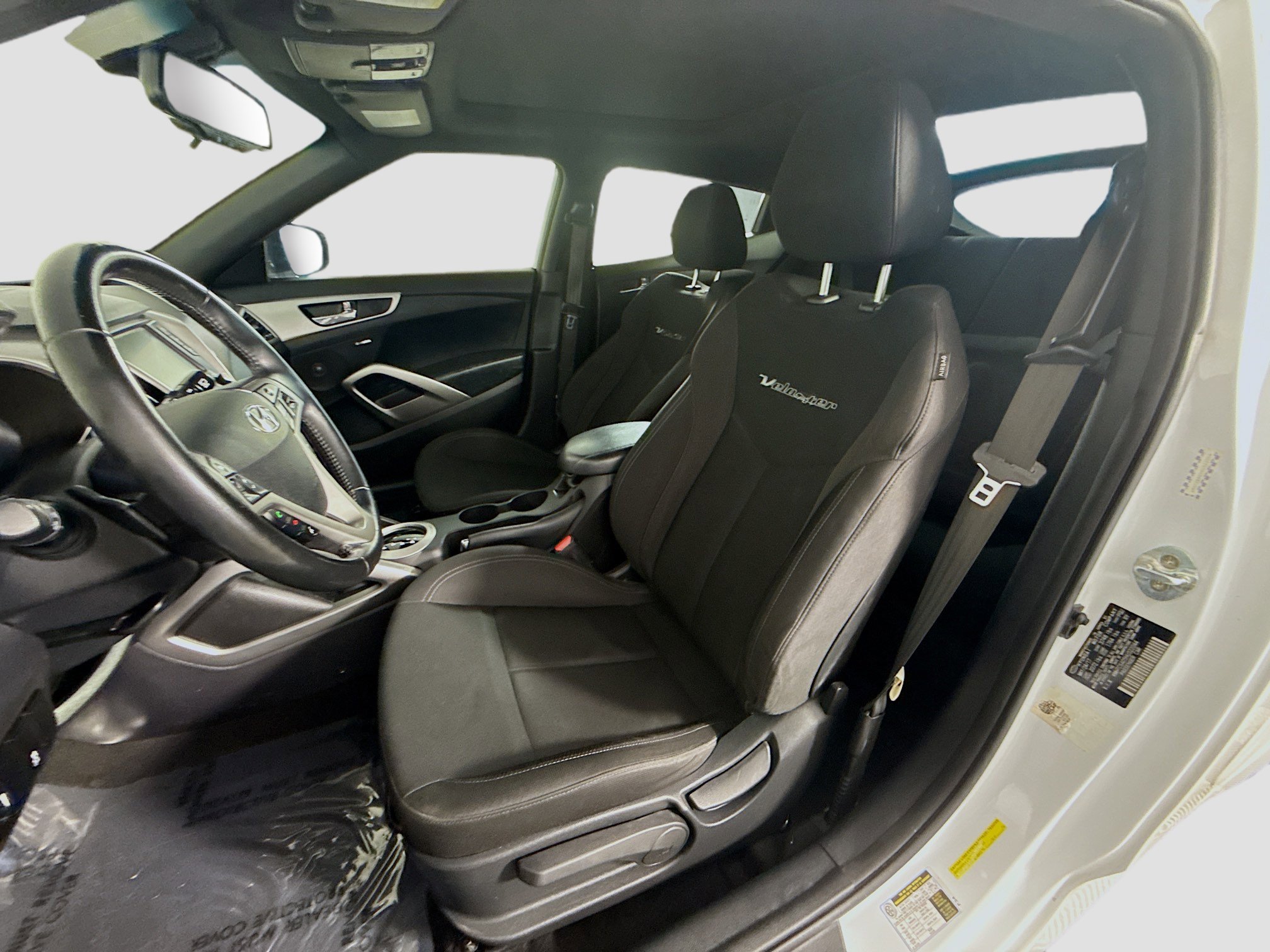 Used 2017 Hyundai Veloster Value Edition image 22