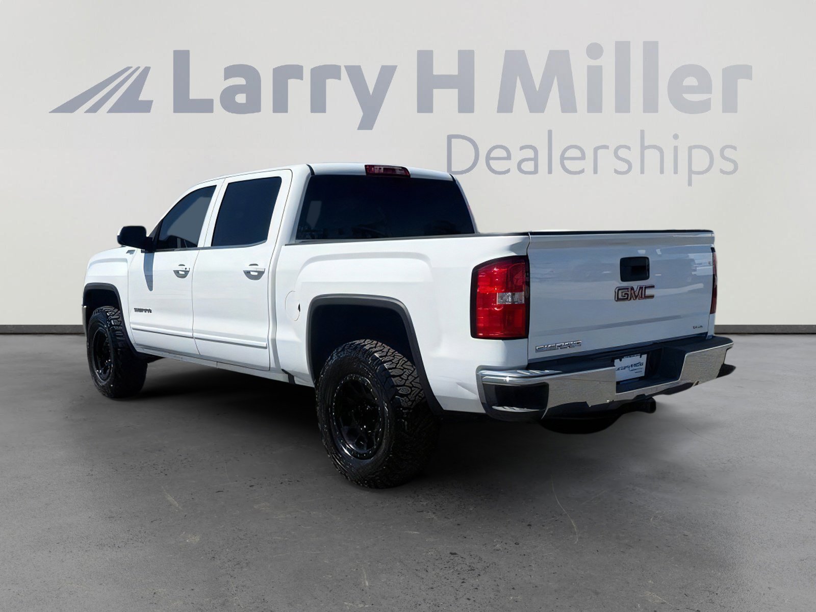 Used 2018 GMC Sierra 1500 SLE w/ SLE Fleet Preferred Package AWD/4WD image 4