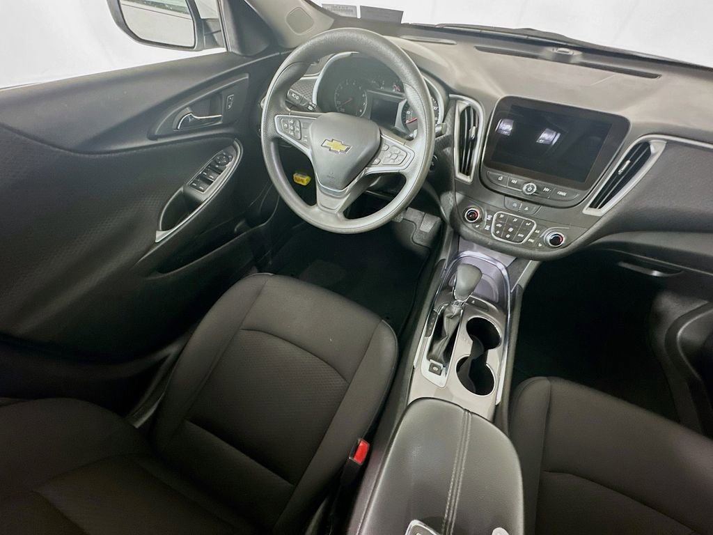 Used 2023 Chevrolet Malibu LT image 9