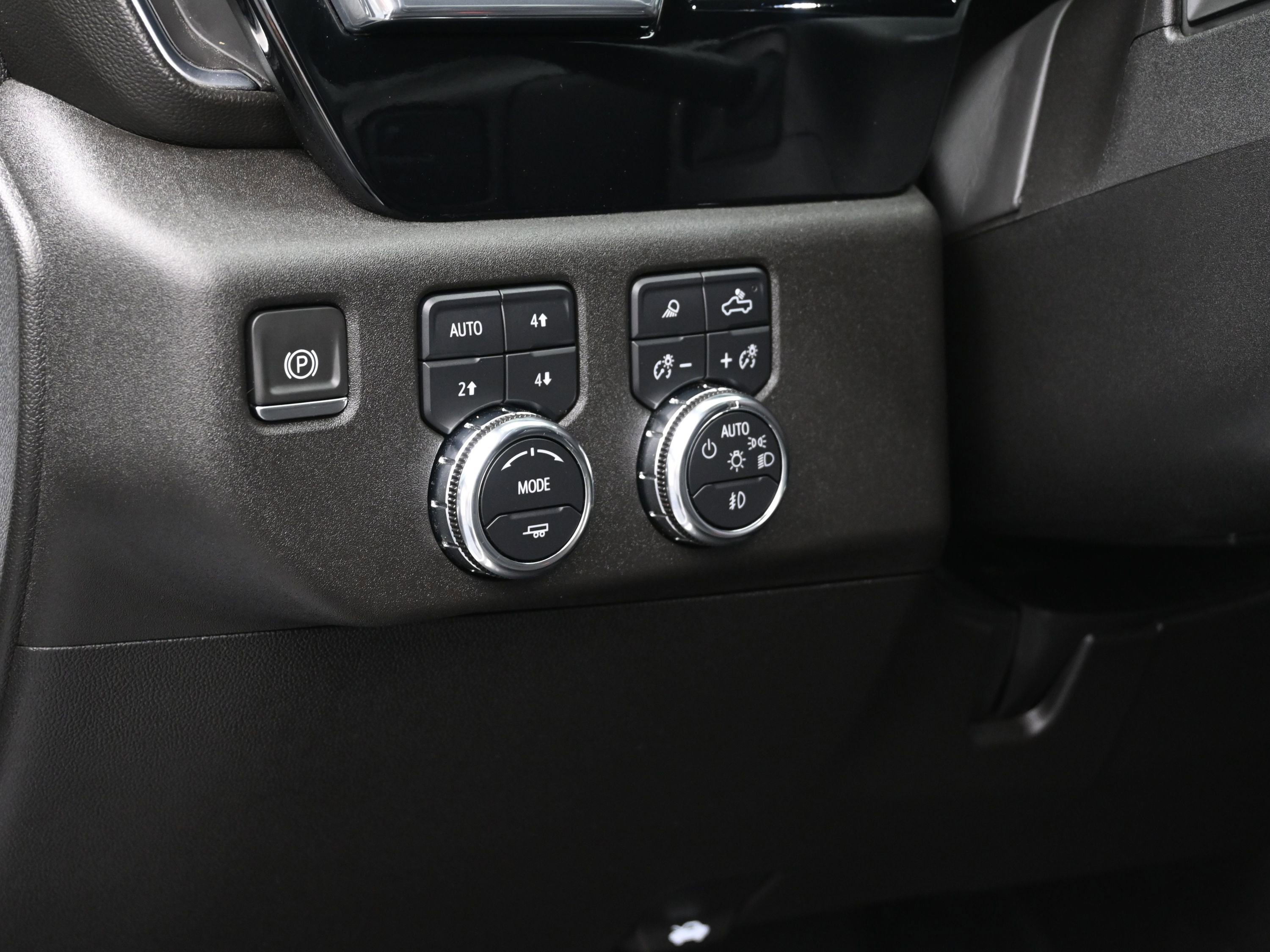 Used 2024 GMC Sierra 3500 SLT w/ SLT Convenience Package image 23