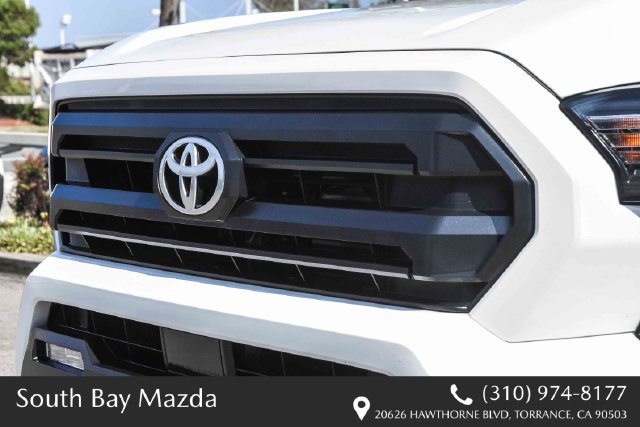Used 2025 Toyota Tacoma SR5 AWD/4WD image 5