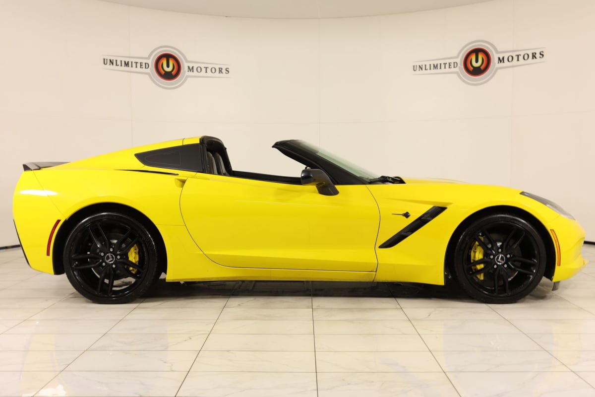 Used 2015 Chevrolet Corvette Stingray Coupe w/ 2LT Preferred Equipment Group image 2