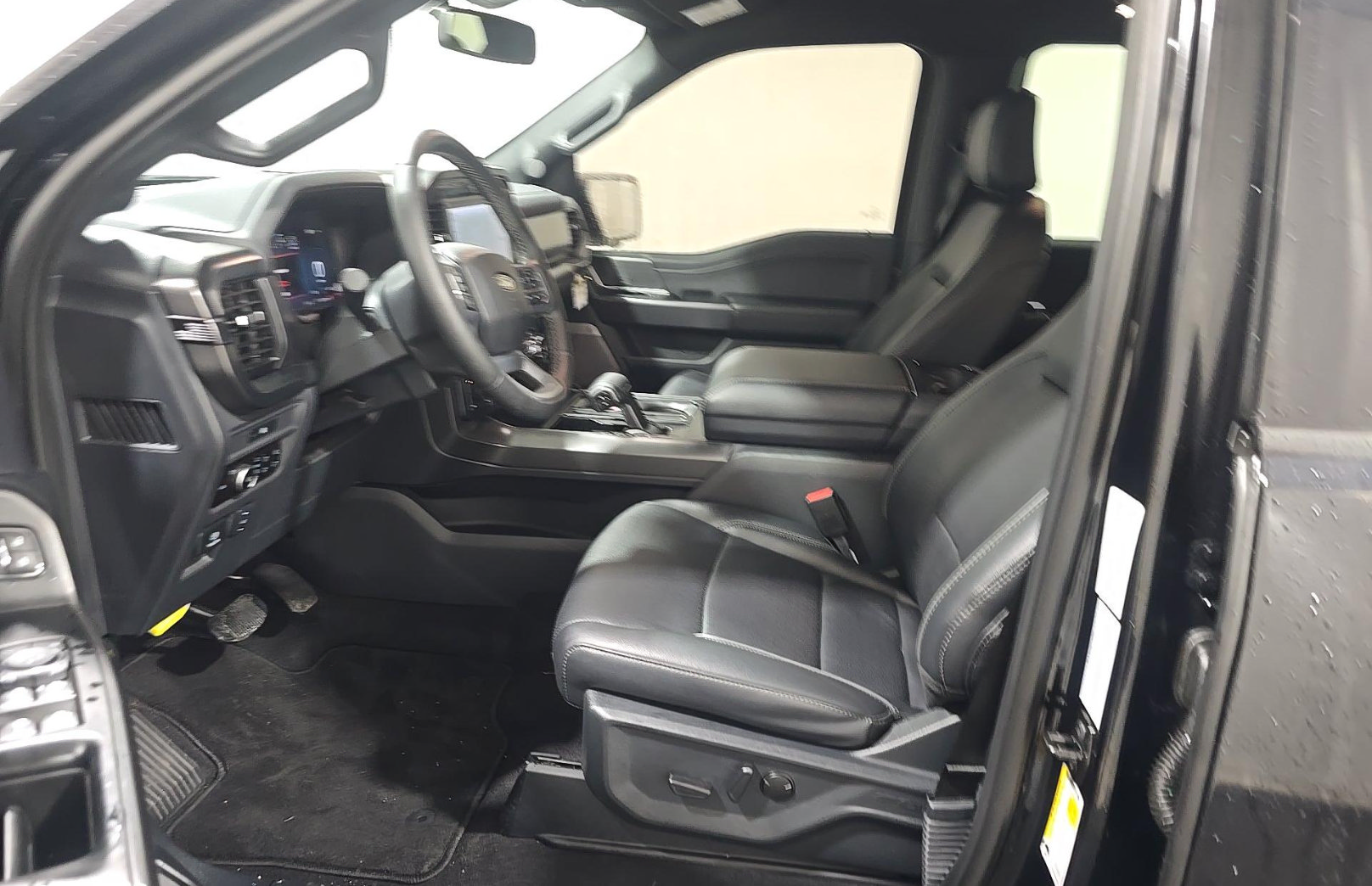 Used 2025 Ford F150 Lariat w/ Bed Utility Package AWD/4WD image 7