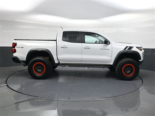 Used 2024 Chevrolet Colorado ZR2 w/ ZR2 Convenience Package III image 3