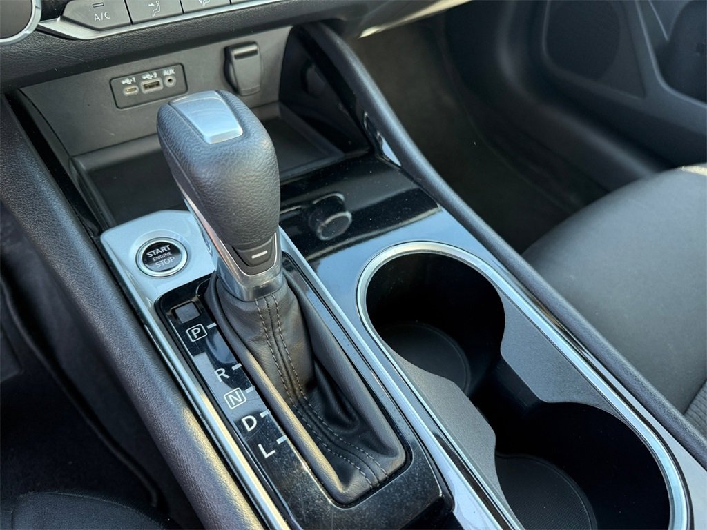 Used 2024 Nissan Altima 2.5 SV image 17