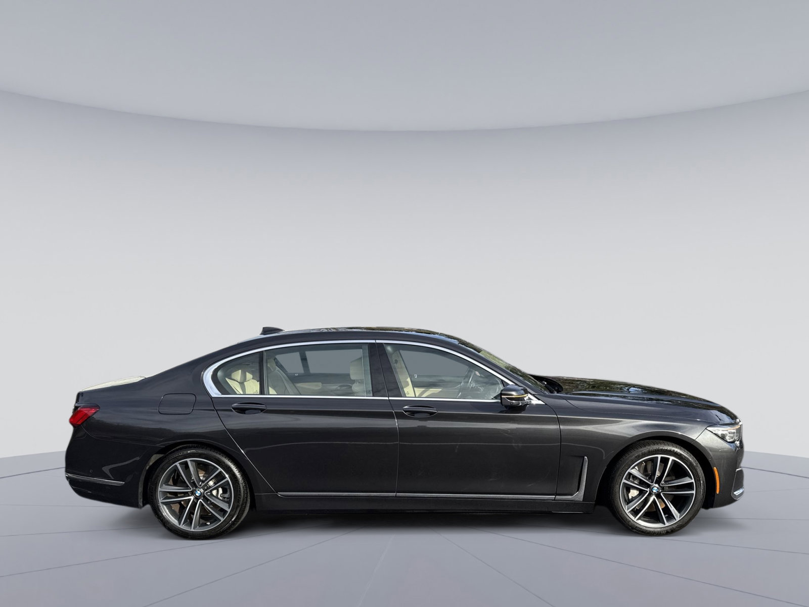 Used 2020 BMW 750i xDrive w/ Autobahn Package image 34