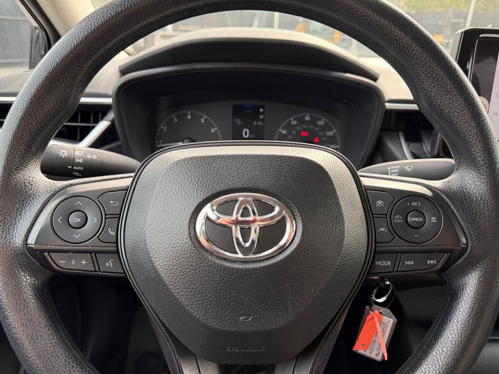 Used 2024 Toyota Corolla LE FWD image 31