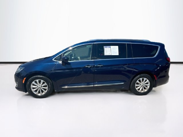 Used 2019 Chrysler Pacifica Touring-L FWD image 5