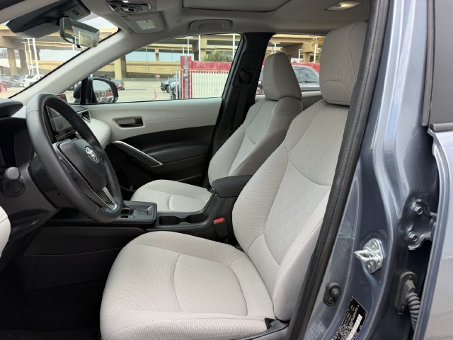 Used 2026 Toyota Corolla Cross LE w/ Moonroof Package FWD image 25