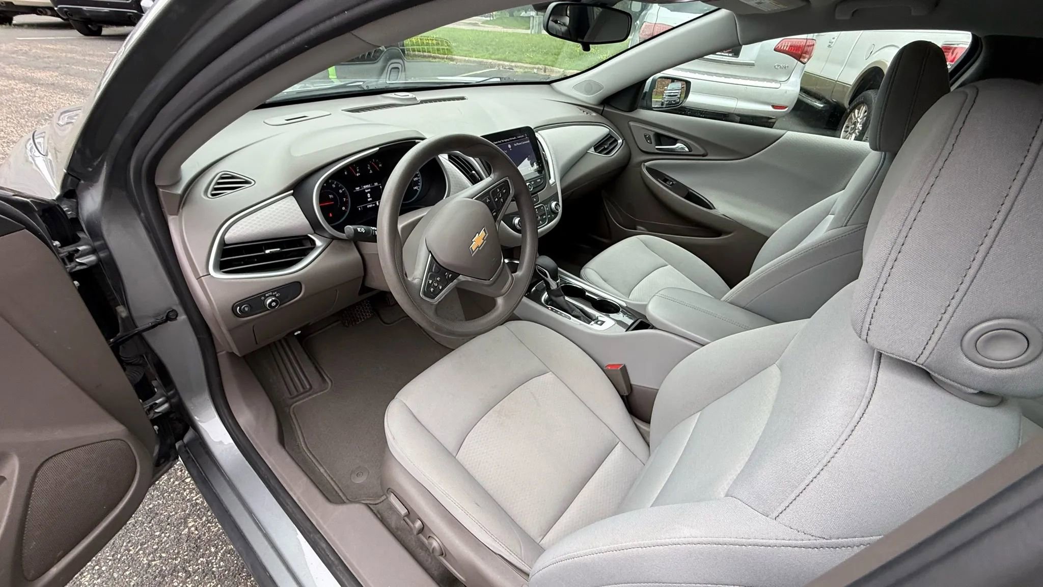 Used 2023 Chevrolet Malibu LT image 15