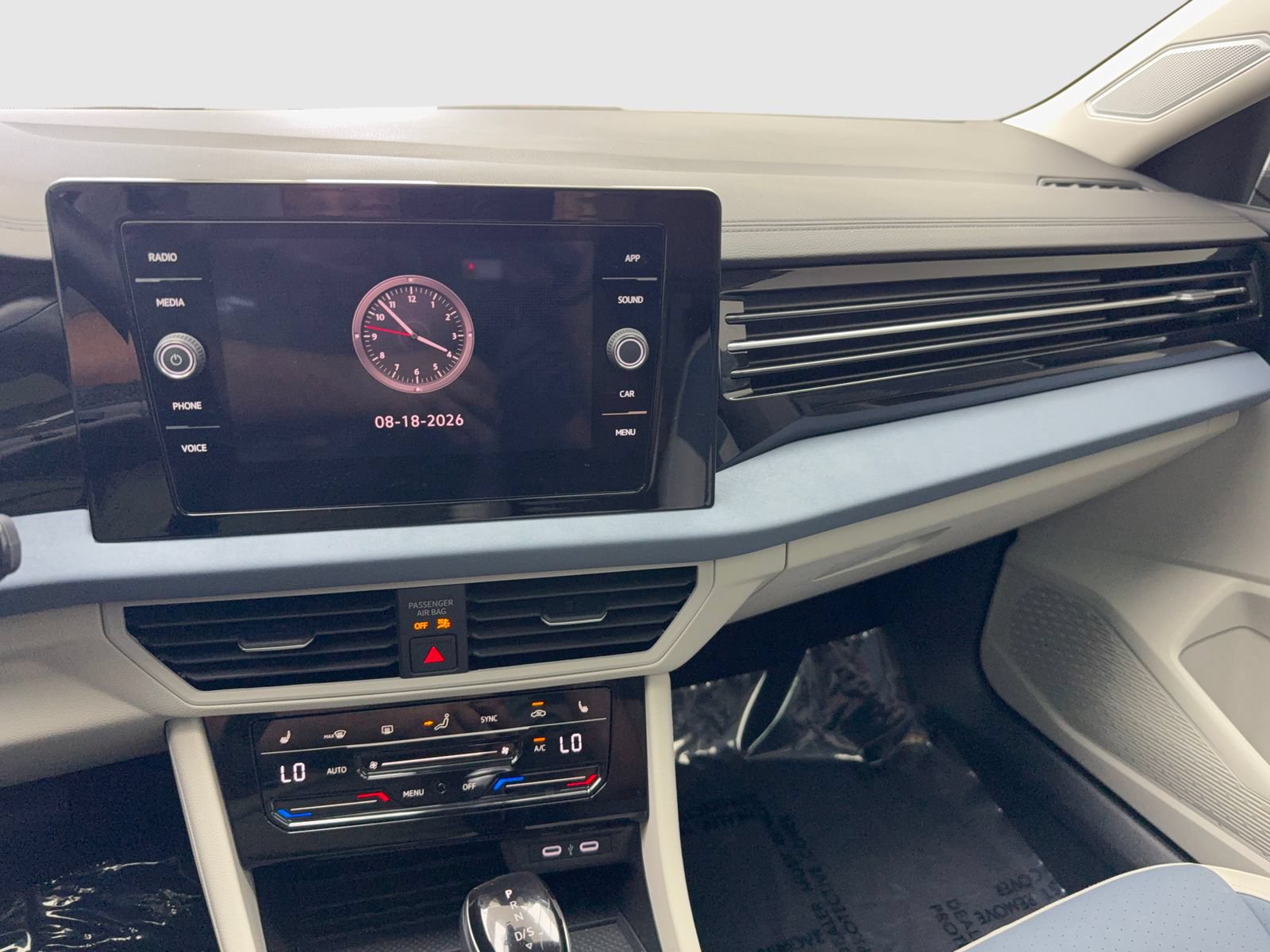 Used 2025 Volkswagen Jetta SE w/ Sunroof Package FWD image 24