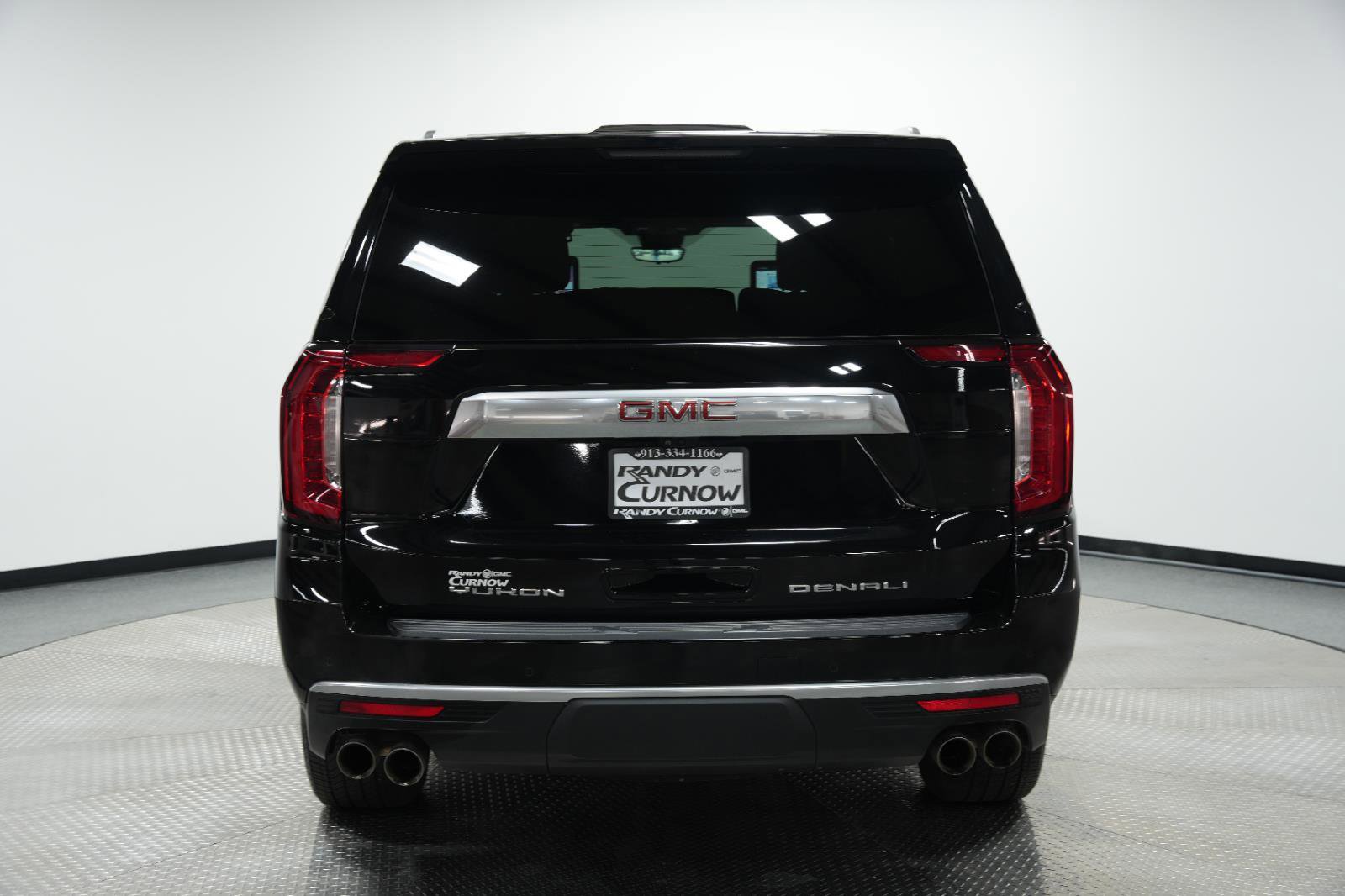Used 2024 GMC Yukon Denali w/ Advanced Technology Package image 9