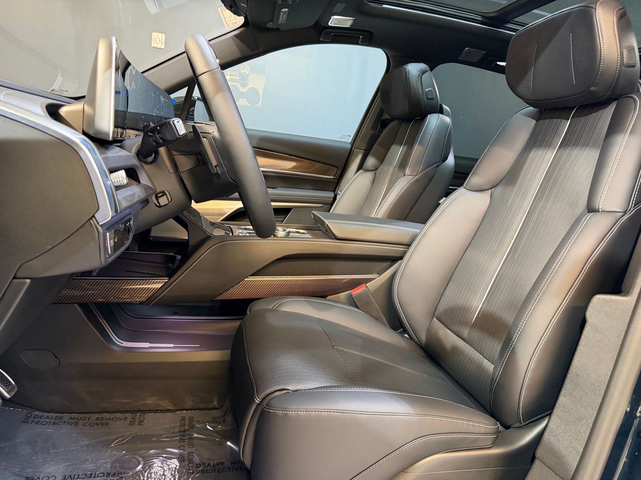 New 2026 Cadillac Vistiq Luxury AWD/4WD image 5