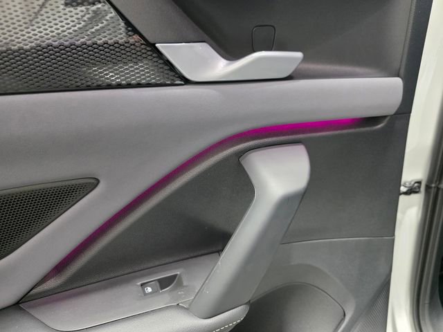 Certified 2025 Volkswagen Tiguan SE R-Line image 27