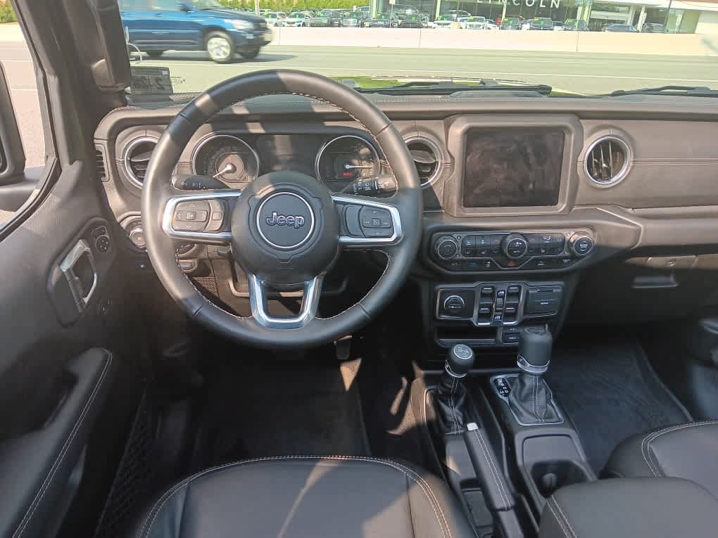 Used 2023 Jeep Wrangler Unlimited Sahara w/ Cold Weather Group AWD/4WD image 24
