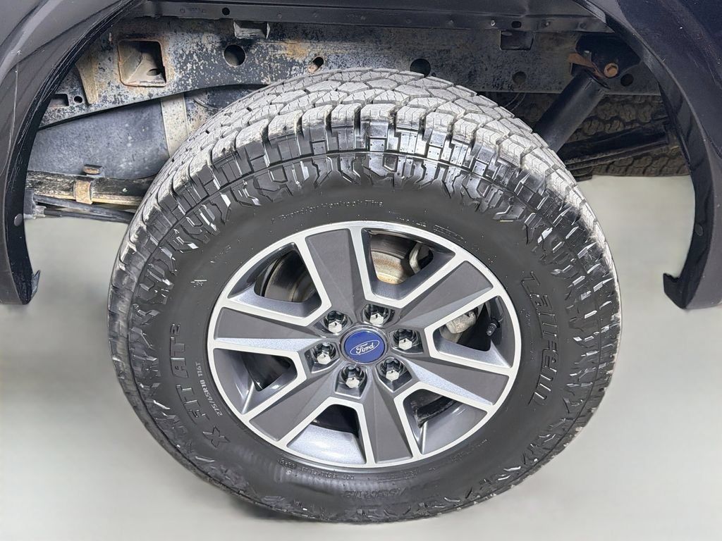 Used 2017 Ford F150 Lariat w/ Equipment Group 502A Luxury AWD/4WD image 27