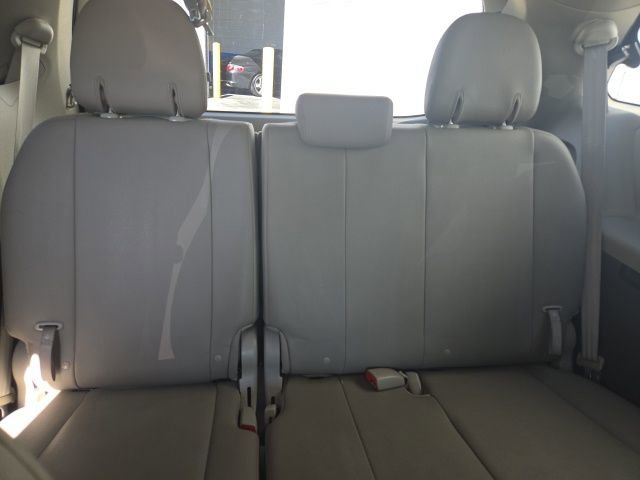 Used 2015 Toyota Sienna XLE image 8