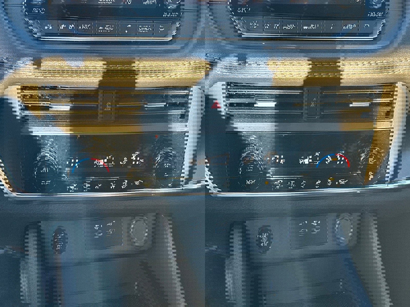 Used 2024 Nissan Rogue SV image 30