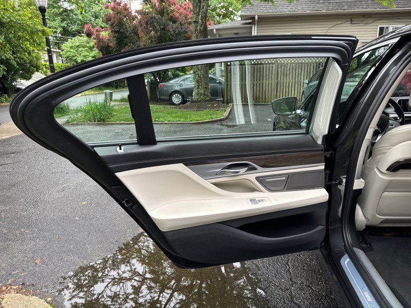 Used 2018 BMW 750i xDrive AWD/4WD image 14