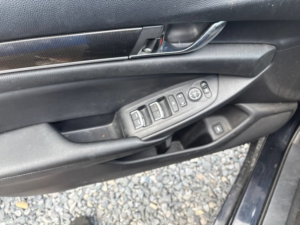 Used 2019 Honda Accord Sport image 10