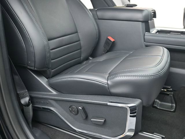 New 2026 Ford F250 Platinum AWD/4WD image 16