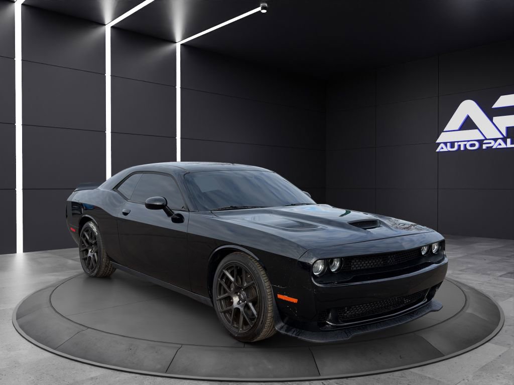 Used 2017 Dodge Challenger R/T Scat Pack w/ Leather Interior Group image 3