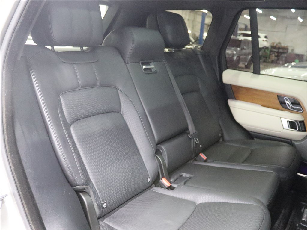 Used 2018 Land Rover Range Rover Supercharged AWD/4WD image 21
