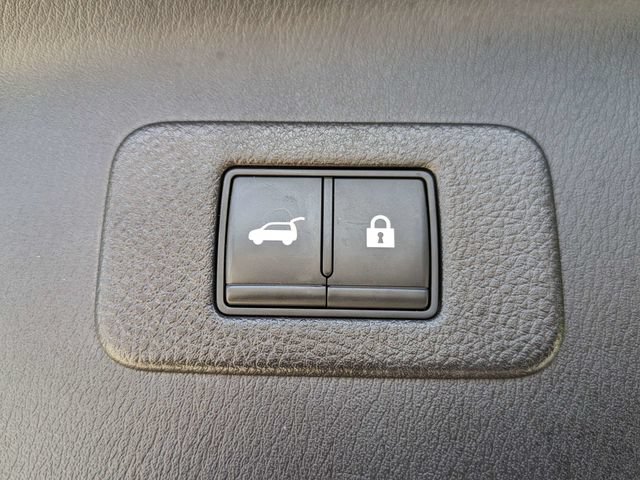 Used 2021 Nissan Armada SL w/ Captain's Chairs Package RWD image 15