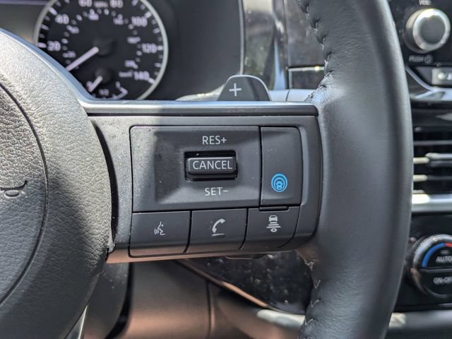 Used 2025 Nissan Pathfinder SV FWD image 31