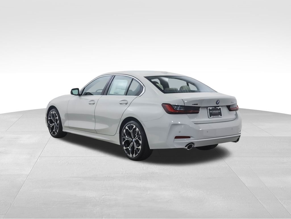 Used 2025 BMW 330i xDrive Sedan w/ Convenience Package image 4