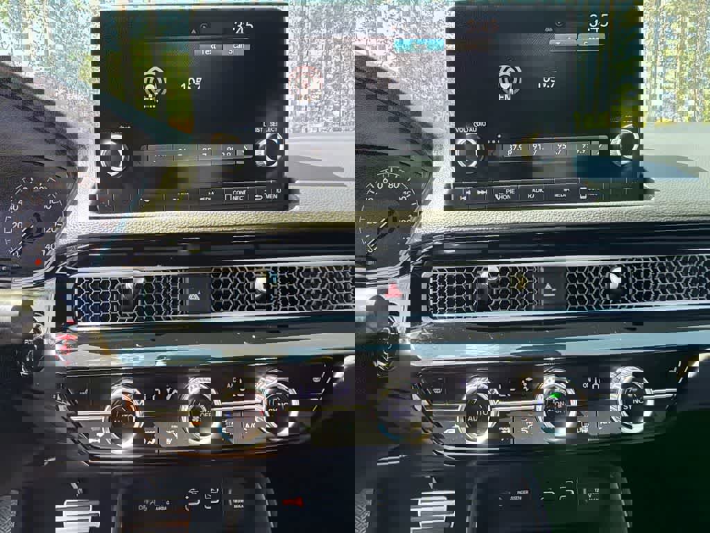 Used 2025 Honda Civic Sport image 25