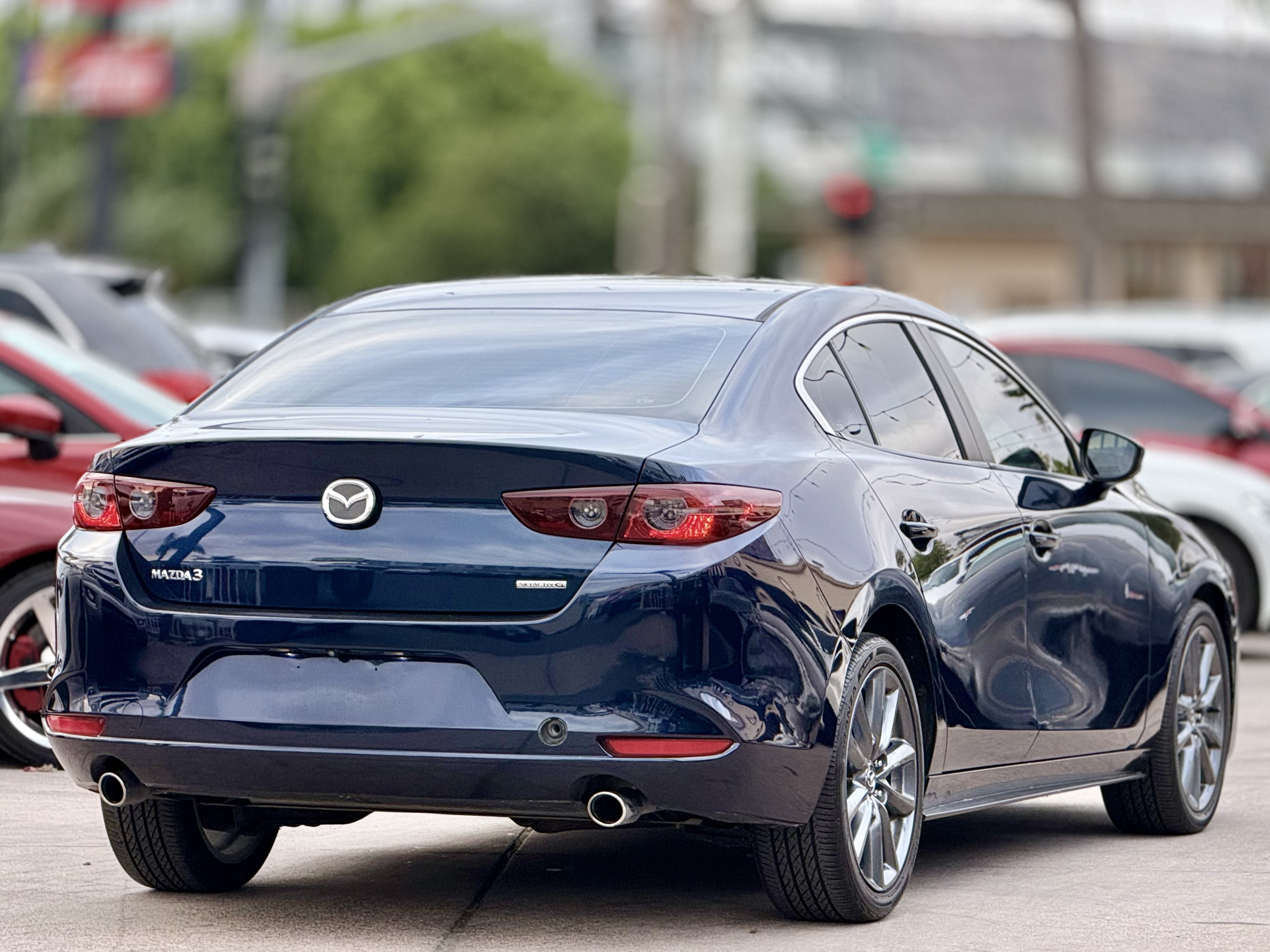 Used 2020 MAZDA MAZDA3 Sedan FWD image 12