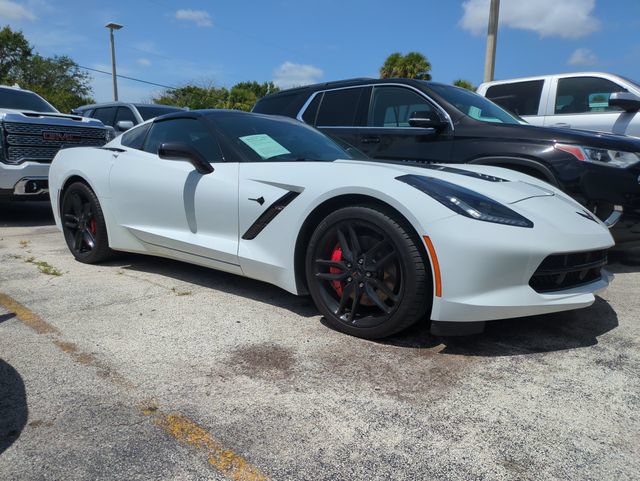 Used 2016 Chevrolet Corvette Stingray Coupe w/ Carbon Flash Badge Package RWD image 2