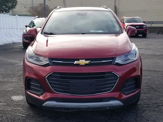Used 2019 Chevrolet Trax LT w/ LT Convenience Package image 2