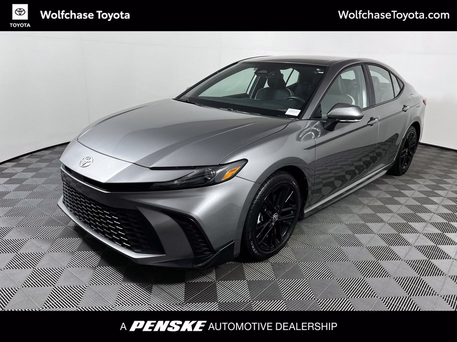 Certified 2025 Toyota Camry SE FWD image 1
