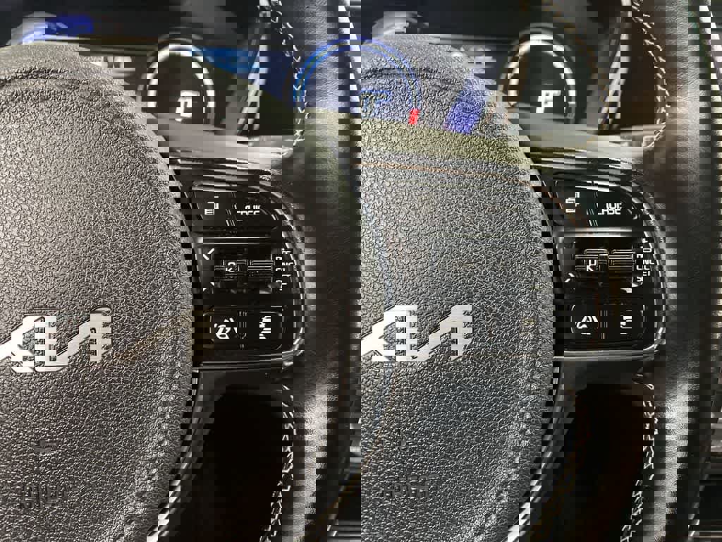 Used 2022 Kia Niro EX w/ Cold Weather Package image 23