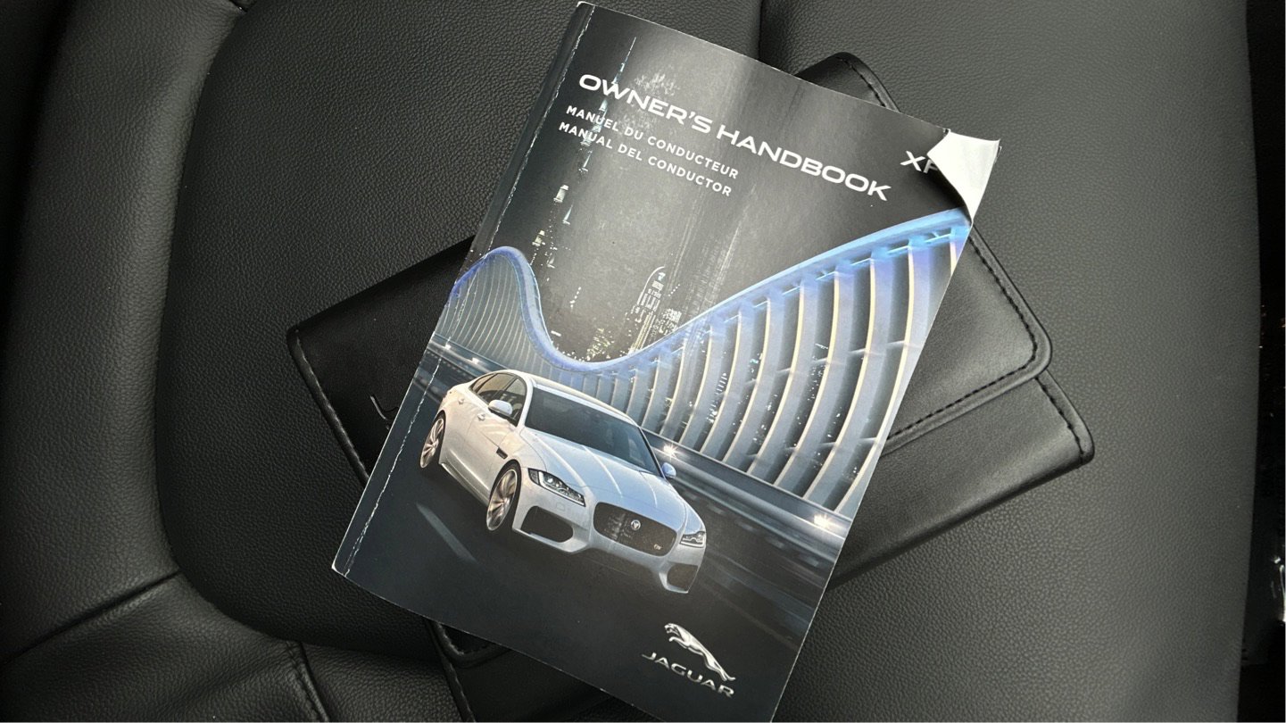 Used 2016 Jaguar XF Premium image 25