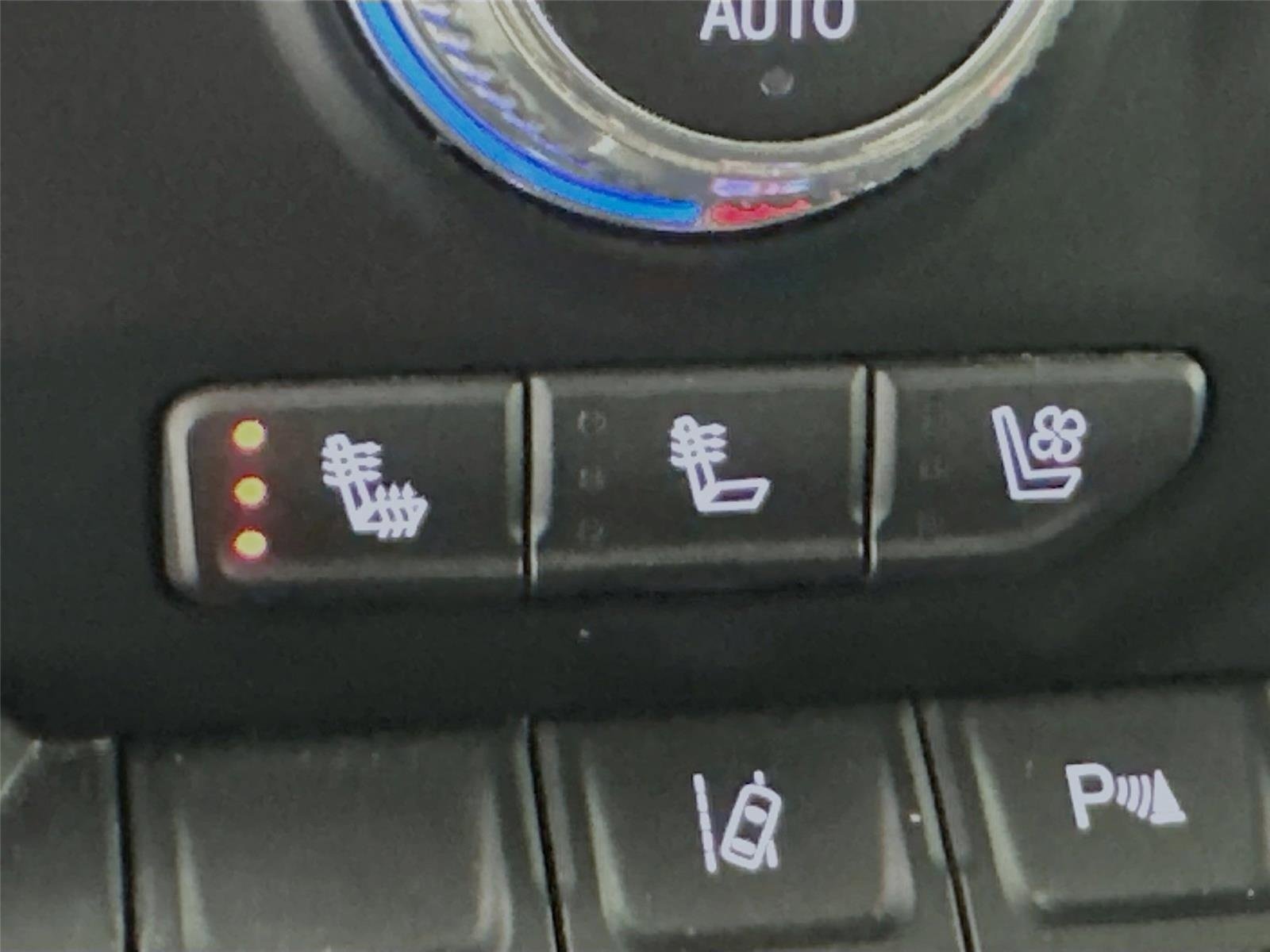 Used 2022 GMC Sierra 3500 SLT w/ SLT Premium Package image 27