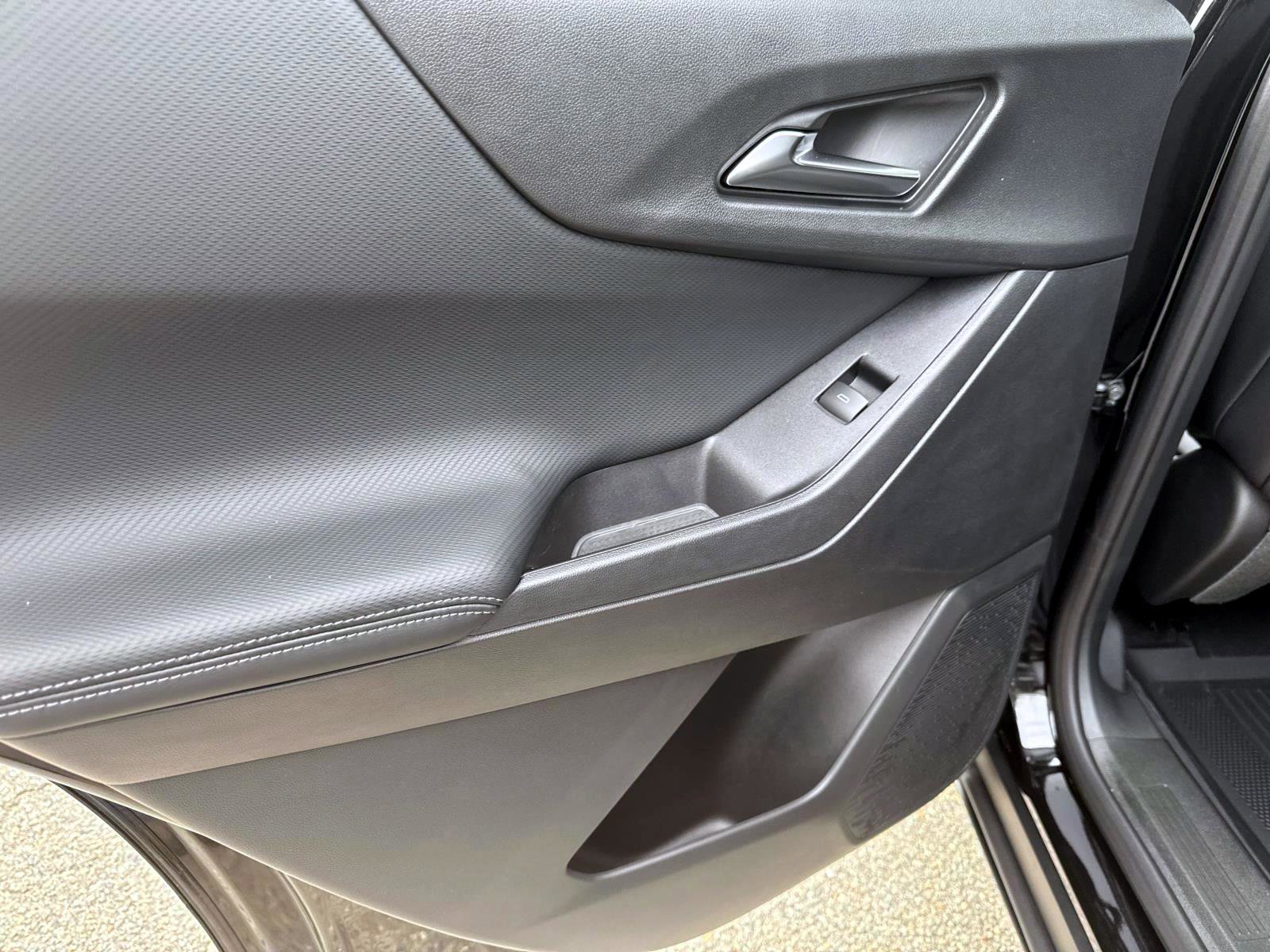 New 2026 Chevrolet Equinox LT w/ Convenience Package II image 13