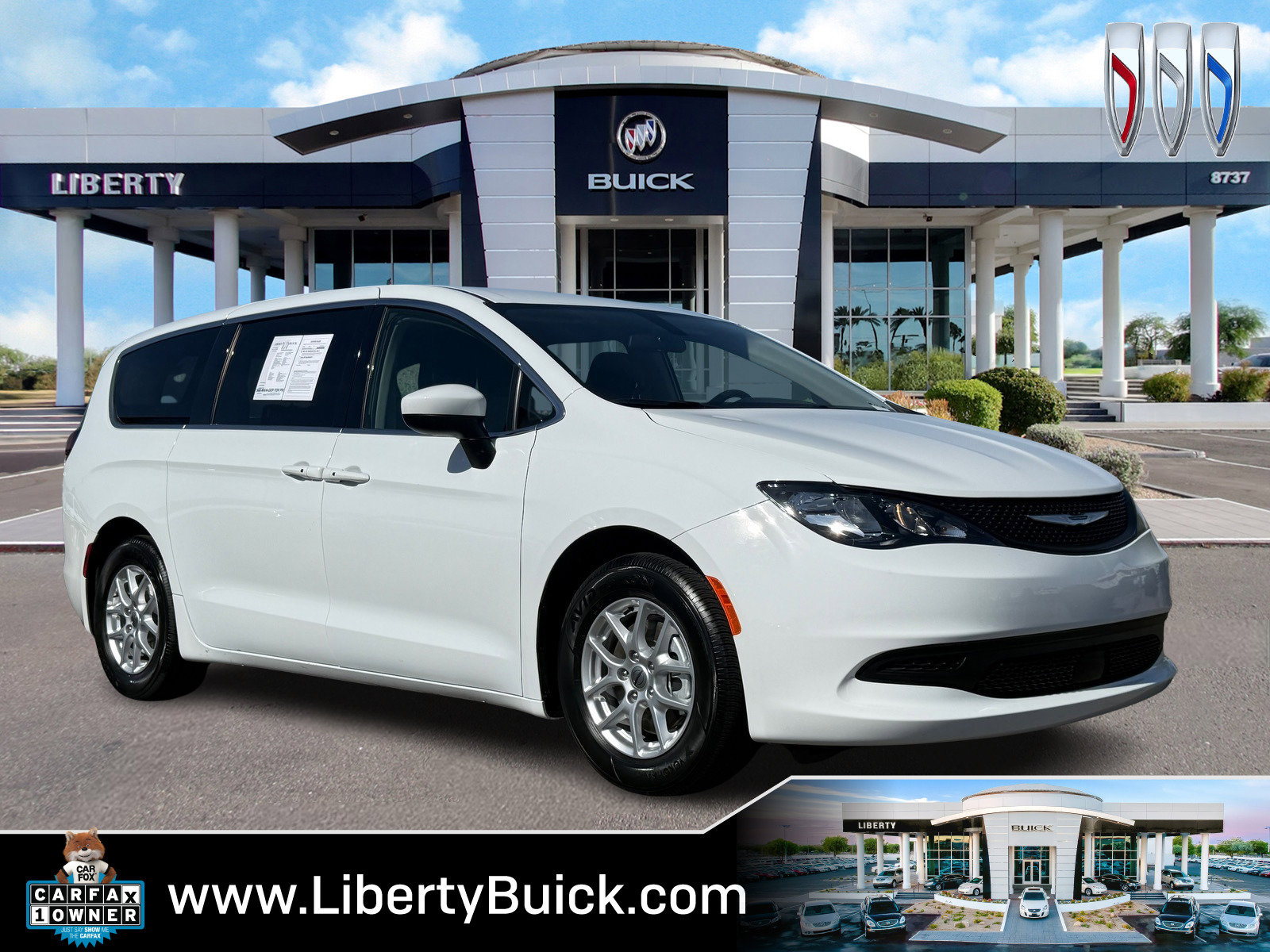 Used 2022 Chrysler Voyager LX image 1