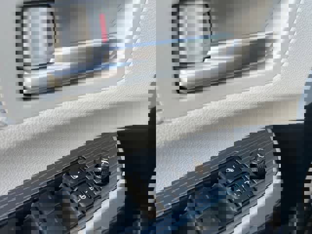 Used 2025 Toyota Sienna XLE w/ XLE Plus Package image 15