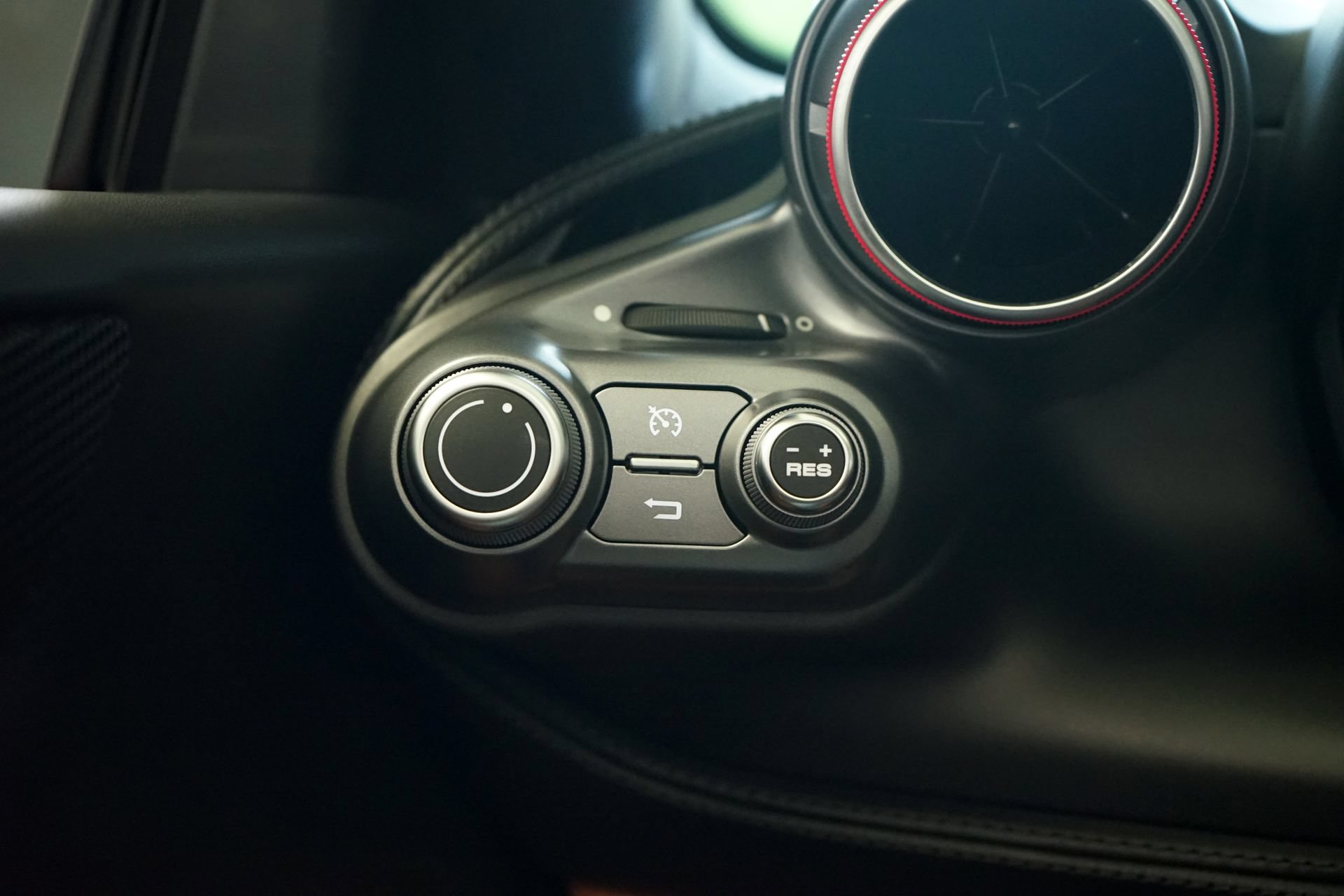 Used 2021 Ferrari F8 Tributo RWD image 21