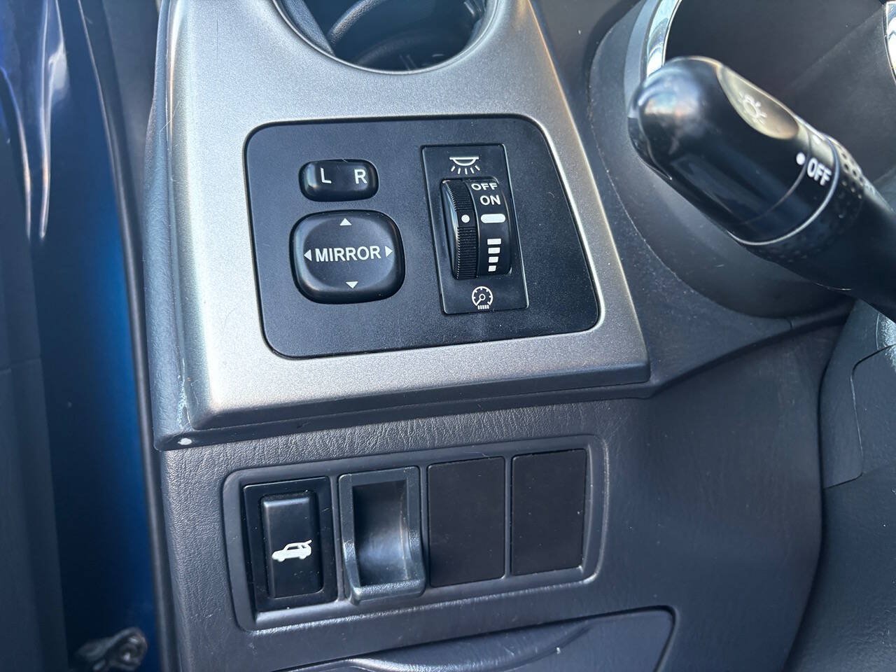 Used 2003 Pontiac Vibe w/ Power Group Value Package FWD image 20