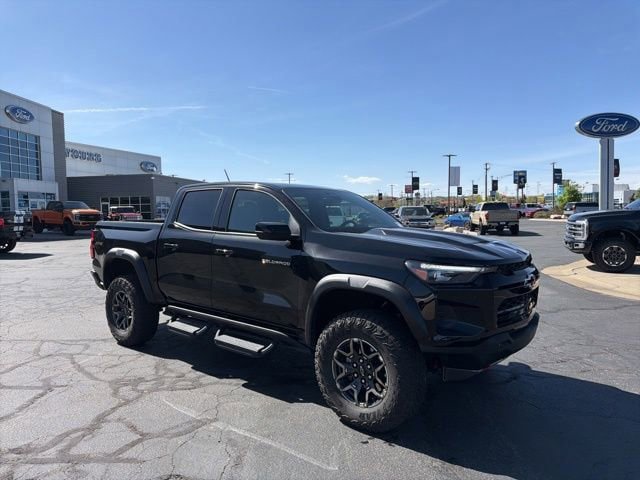 Used 2024 Chevrolet Colorado ZR2 w/ ZR2 Convenience Package III AWD/4WD image 2