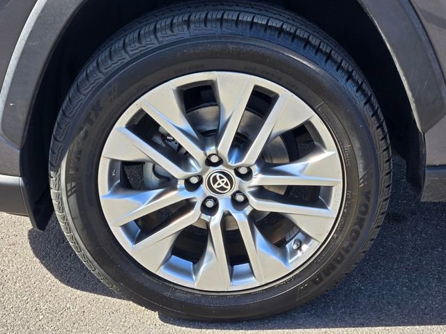 Used 2019 Toyota RAV4 XLE Premium w/ Carpet Mat Package image 9