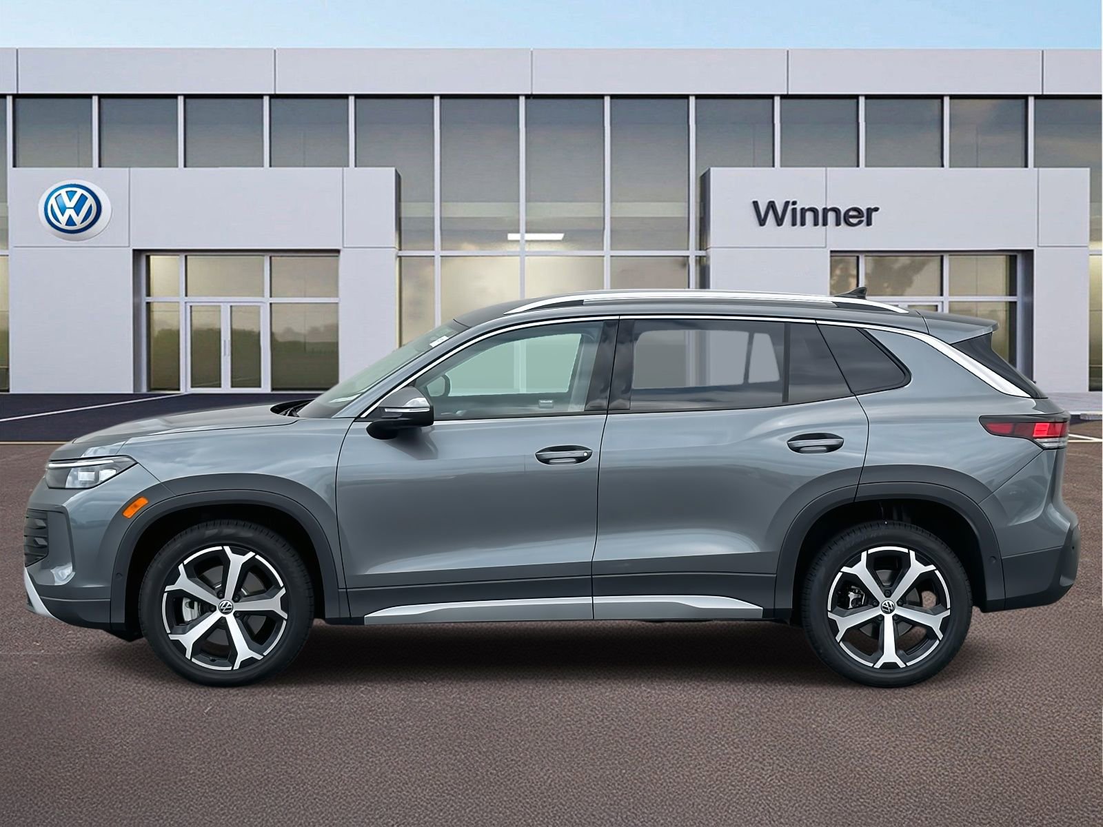New 2025 Volkswagen Tiguan SE image 2